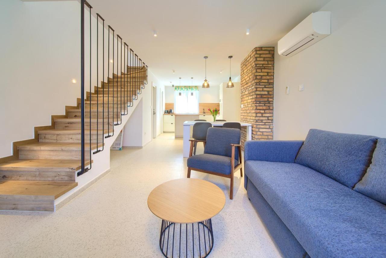 Placa Apartment *
